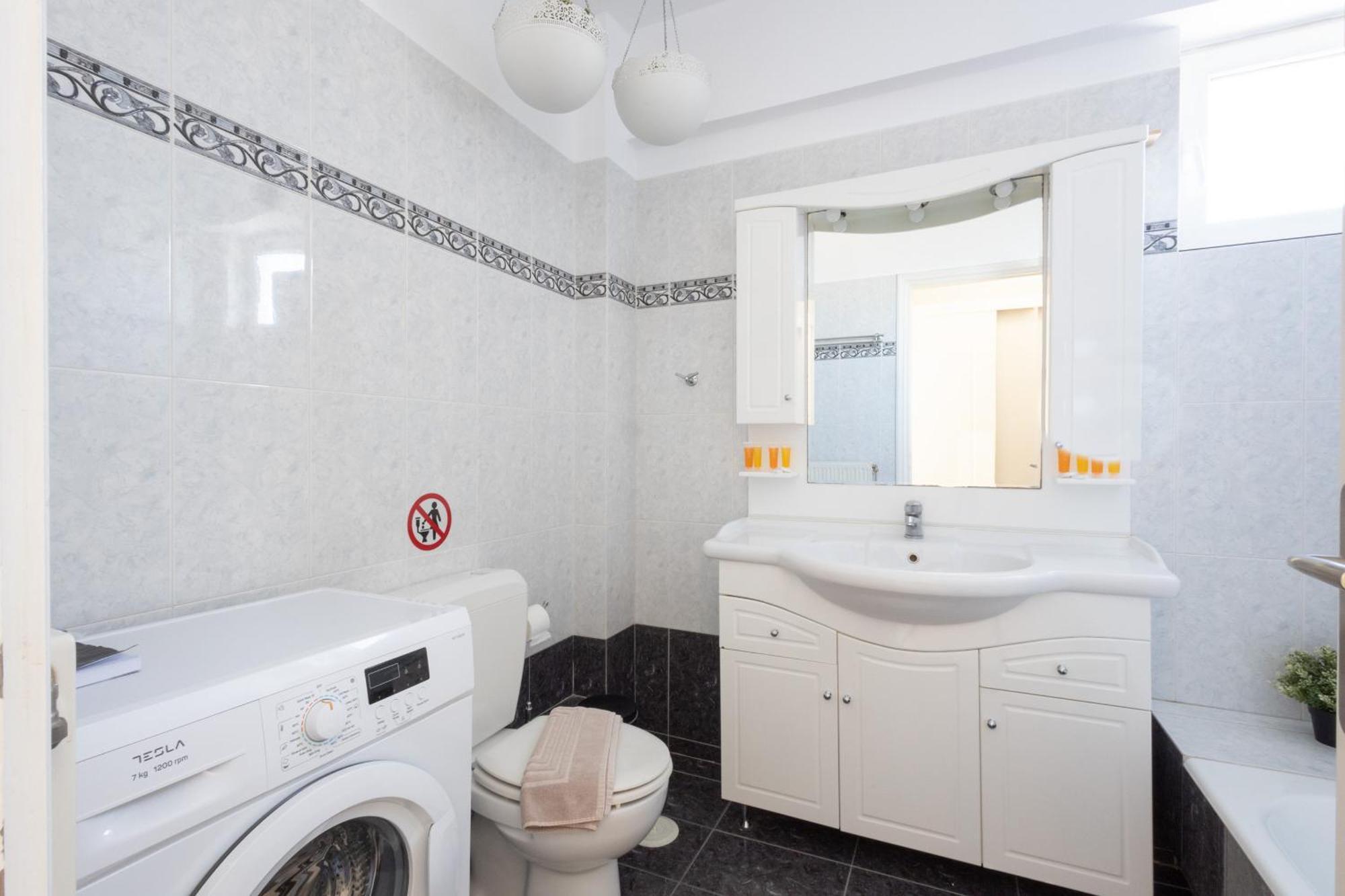Renovated 3 Bedroom Apt With Acropolis View Αθήνα Εξωτερικό φωτογραφία